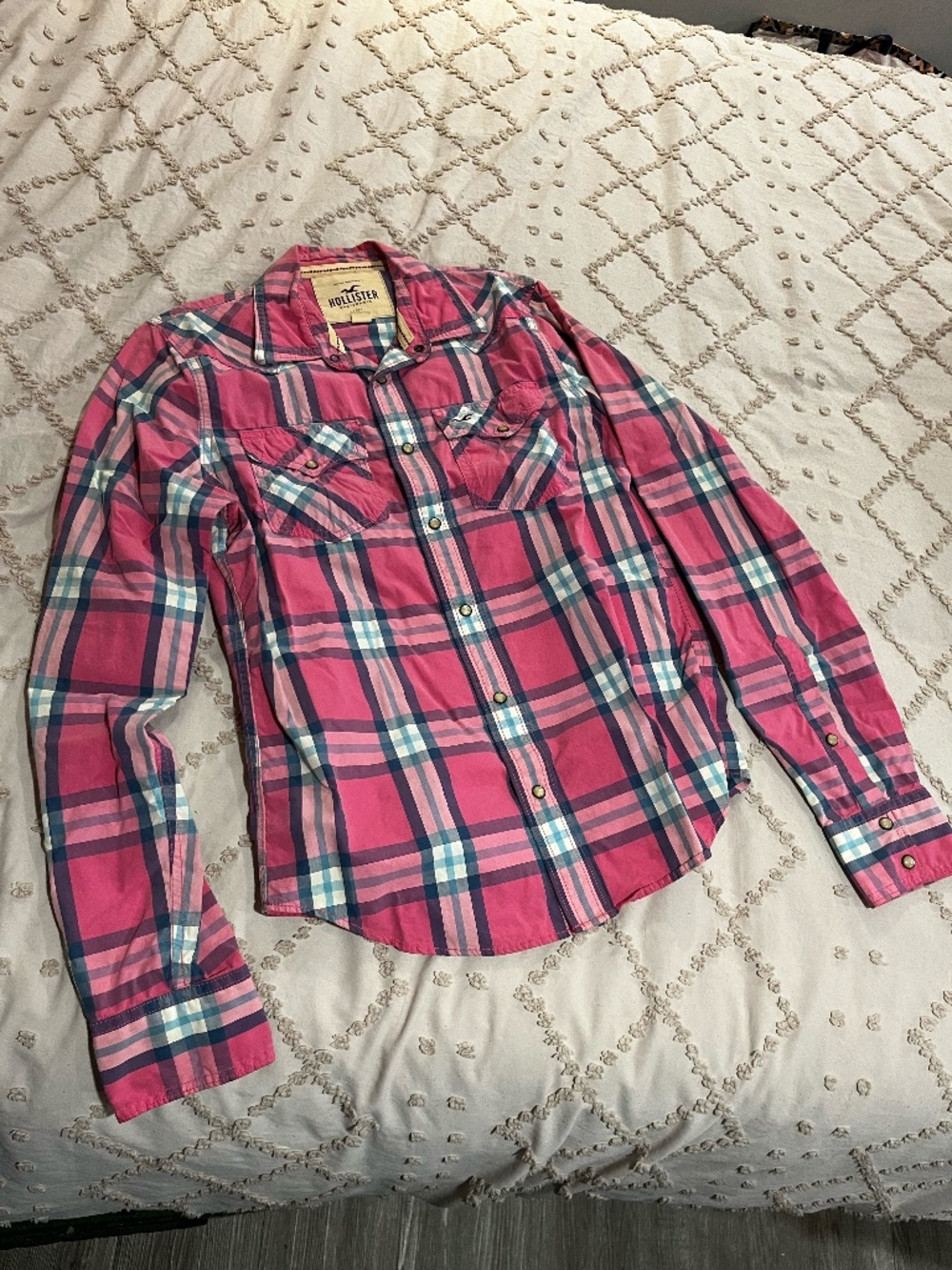 2/$30 HOLLISTER CO. Plaid Button Down